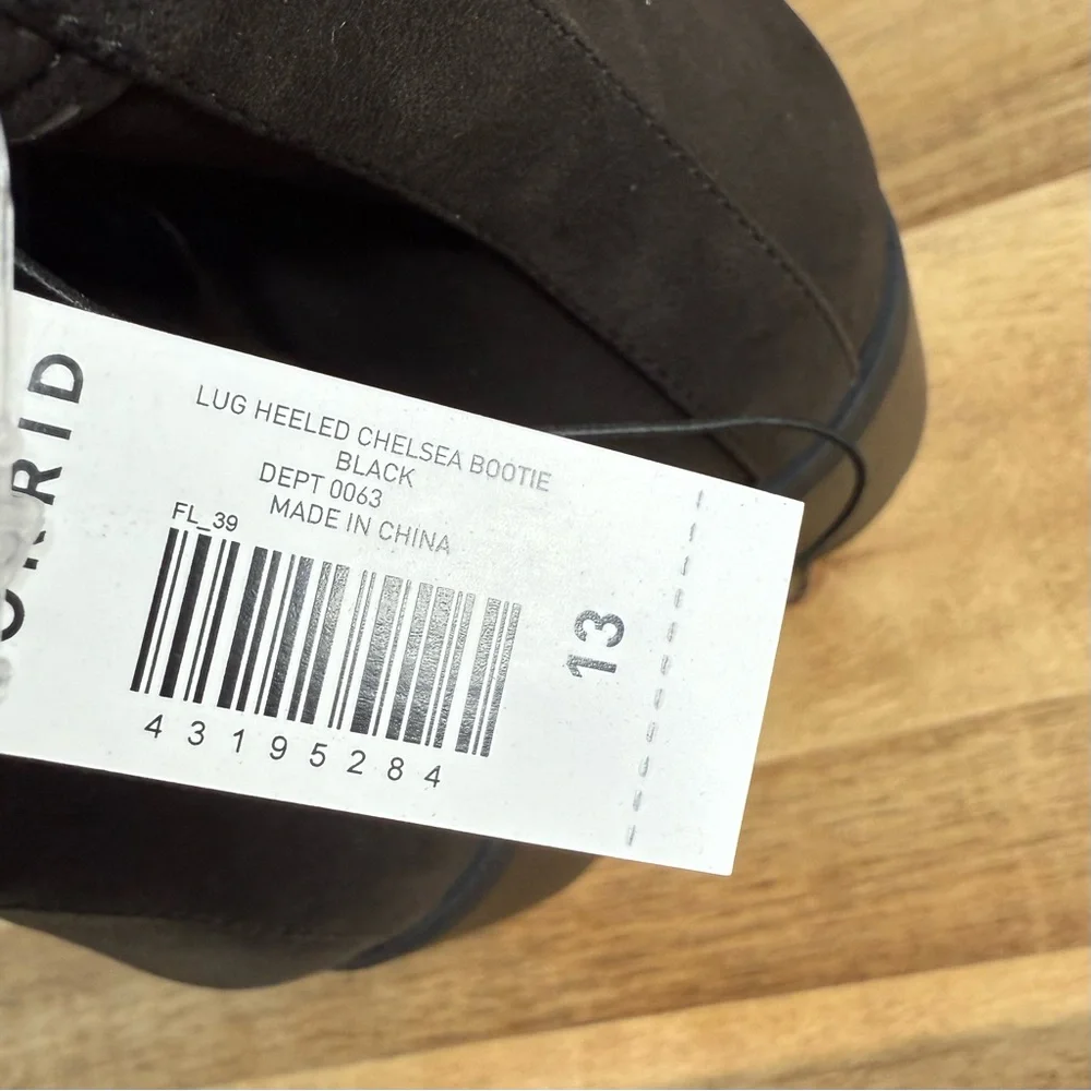 New Torrid Lug Heeled Chelsea Bootie Womens Size 13 - Picture 4 of 8